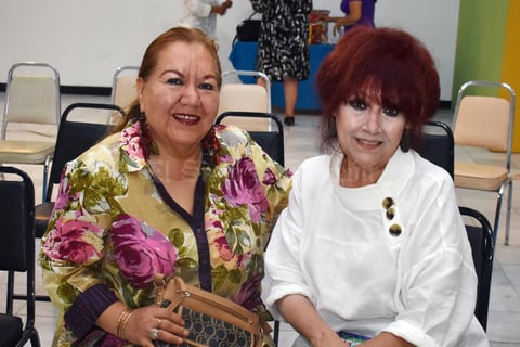 29072018 AMIGAS.  Deborah y Rosario.