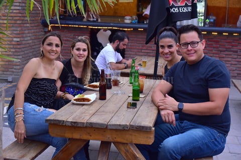 01082018 Leticia, Karla, Mariana y Rodolfo.