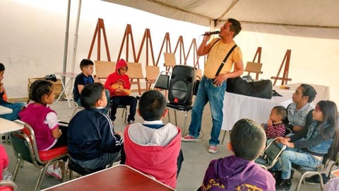 Ricardo Violante, actor y promotor cultural, fue creador de programas como El Festival de la Gran Estafa, Escénica Contemporánea, los programas de turismo urbano Vagón Colón y Vagón Alemán, así como proyectos de formación como el Festival Cazacuentos.
