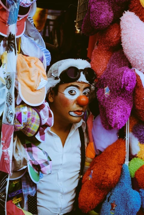 Se compartieron imágenes del actor sobre el escenarios, con amigos entrañables y en las aventuras en las que se embarcó, como el Festival Cazacuentos, que en dos ediciones realizó cientos de actividades e impactó a miles de pequeños laguneros en toda La Laguna.