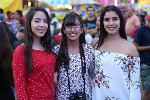 Pao, Kitzia y Vale.