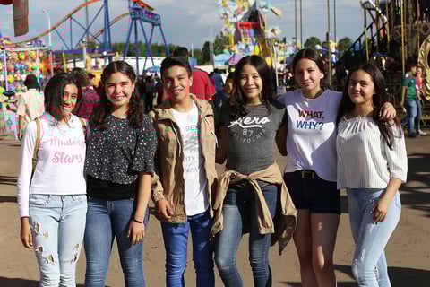 Mónica, Karla, Luis, Sarahí, Paulina y Tania.