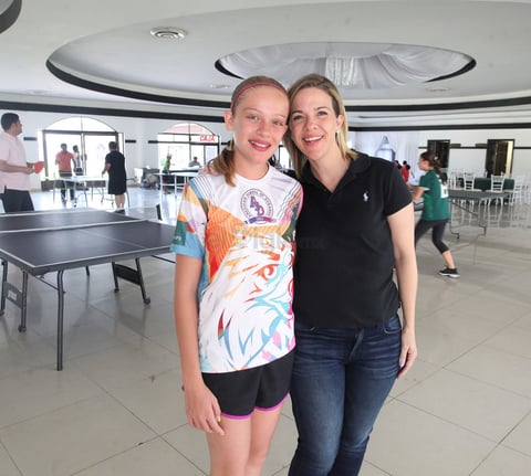 Nicole Berrout  y Della Bishop.