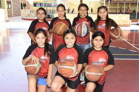 11082018 MUY CONTENTAS.  Regina, Yaretzi, Victoria, Leslie, Ángela, Romina y Sonia.