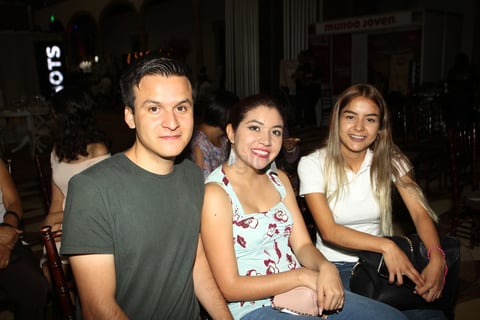 Enrique Jaquez, Perla Llamas y Andrea Valeria.