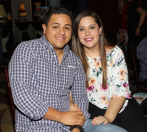 Luis Orozco y Sara.