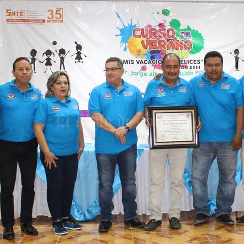 14082018 APOYO A DEPORTISTAS.  Jorge A. Salcido recibe reconocimiento.