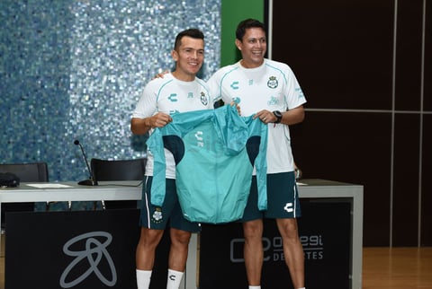 Rodríguez recientemente se retiro como futbolista profesional.