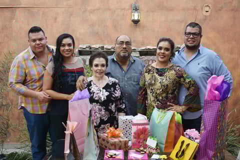 17082018 FIESTA DE CUMPLE.  Guadalupe celebró 30 años de vida en compañía de su familia.