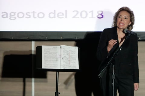 Manifestó que la larga etapa de encierro "fue de un duro aprendizaje, cambié, cambiamos todos, cambió el país" y sobre el futuro se pronunció por un planteamiento "con cuidado, sin rencores... debemos estar a la altura de esta nueva etapa de México".