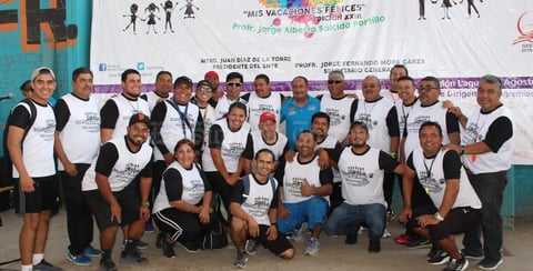 21082018 POSAN PARA LA FOTO.  Reconocimiento a los instructores del Curso de Verano 'Mis vacaciones felices'.