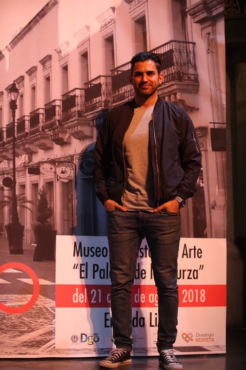 David espera seguir haciendo cine comercial, salir al extranjero y ser un gran actor del cine nacional e internacional.