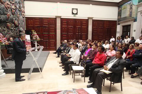 La obra se publicó por primera vez en el año 2000 y 18 años después tiene una nueva reedición, apoyada por el Congreso del Estado de Durango.