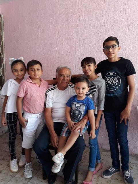 28082018 Carlos con Camila, Paquito, Santiago, Ximena y Emiliano.
