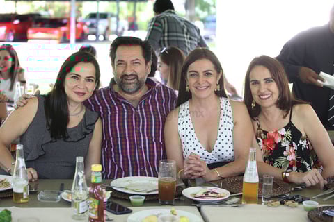 Laura Muñoz, Gerardo González,  Diana y Gen.