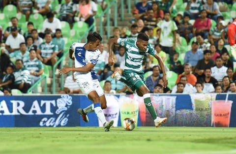 Una jugada anulada negó el gol de Ayrton Preciado para Santos Laguna.
