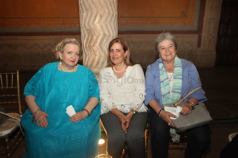 Cándida, Beatriz y Lorena.