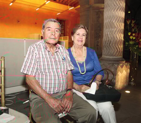 Felipe Valles y Zoila Arellano de Valles.