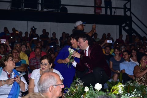Durante más de una hora, Mario Gutiérrez y sus compañeros deleitaron al respetable con temas como Y volveré, Déjenme si estoy llorando y Mi niña.