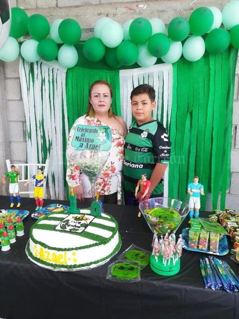 01092018 FELIZ CUMPLEAñOS.  Azael con Elizabeth Ponce.