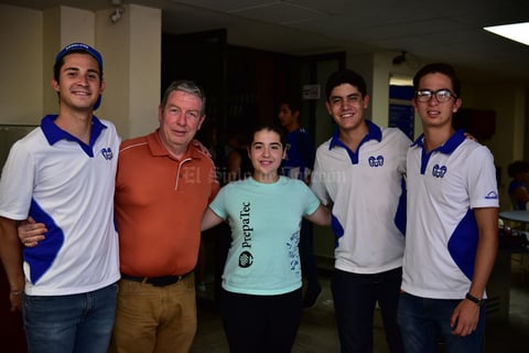 Chuy Jose Manuel  Andrea  Luis y Carlos