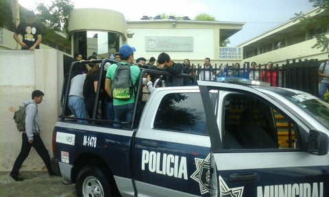 Asimismo se realizaron labores de rescate en algunas instituciones educativas.