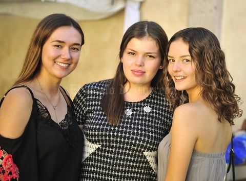 06092018 MUY LINDAS.  Ilsse, Paulina y Luisa.