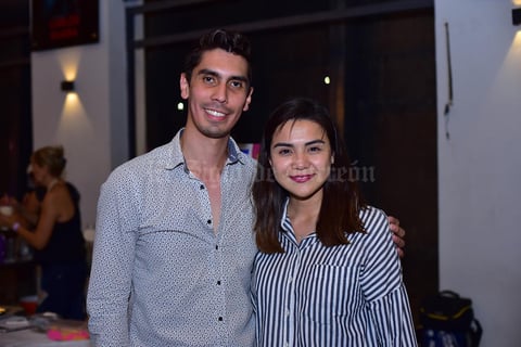 06092018 MUY CONTENTOS.  Víctor y Susana.