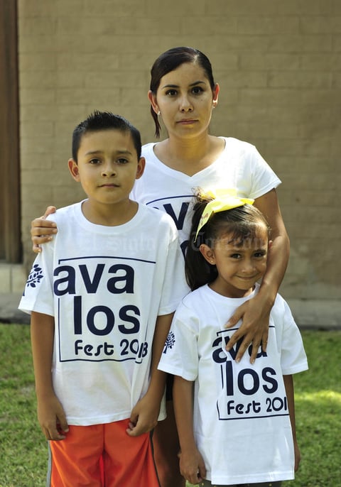 07092018 EN FAMILIA.  Karla, Carlos y Valeria.