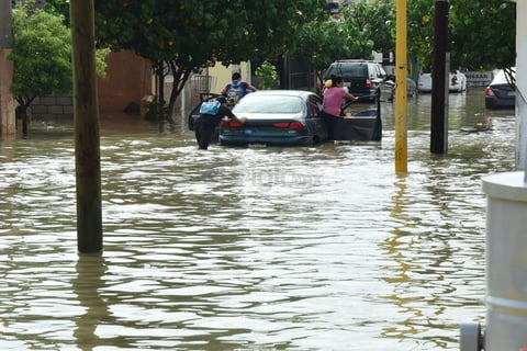 Se agudizan inundaciones en Laguna