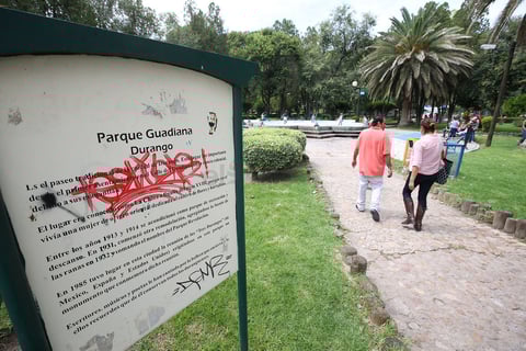 El área de las ranitas, pese a la cercanía con una vialidad transitada, sufre también por los vándalos.