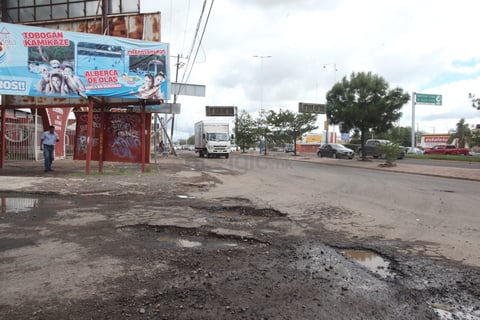 A la altura de avenida México empiezan los daños más severos.