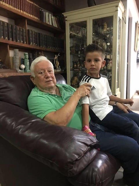 11092018 EN FAMILIA.  Jesús Gerardo Sotomayor con su nieto, José Gerardo Sotomayor.