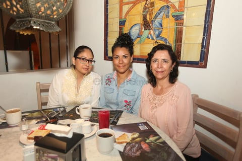 Beatriz Chávez, Fátima Galván y Karina Vargas.