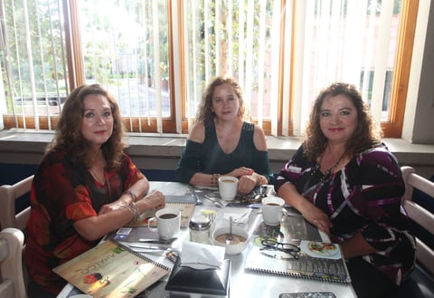 Maricela, Blanca y Rosalina Nevárez.