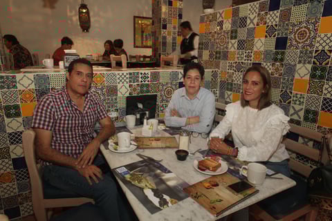 Luz Yolanda Martínez, Amelia Salas y Jorge Ledezma.