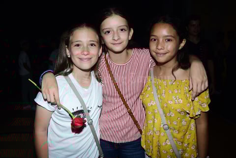 13092018 DE FIESTA.  Ana Pau, Fátima y María.