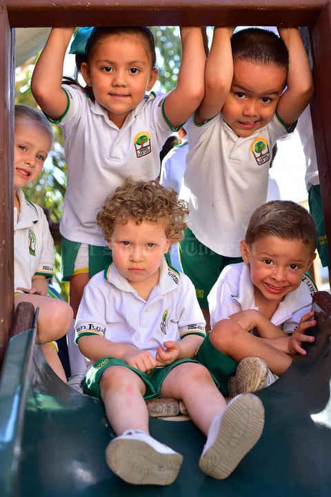 14092018 EN EL COLE.  Bárbara, Moisés, René y Juan Carlos.
