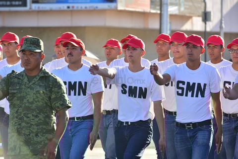 El desfile conmemora el 208 aniversario del inicio del movimiento de Independencia.