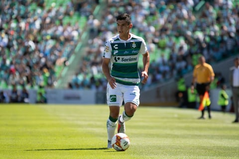 Santos 'doma' al León en el Corona