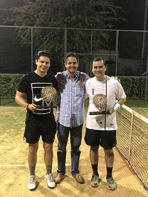 16092018 Manolo Jaidar con Rodrigo y Luis, campeones de Primera Fuerza.