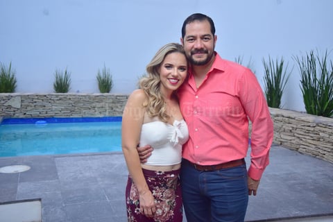 16092018 CELEBRA SU CUMPLEAñOS.  Evy Albores con Alfonso Calvillo.