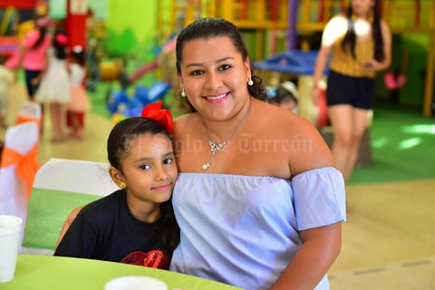 19092018 Claudia y Lupita.