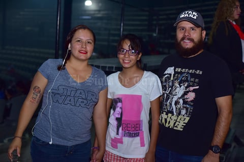 20092018 EN LA GUERRA GALáCTICA.  María Isabel, Ximena y Emmanuel.