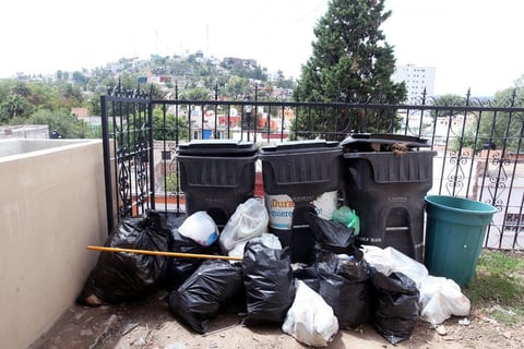 Teleférico. Los depósitos de basura fueron insuficientes y el servicio no llegó a tiempo. (EL SIGLO DE DURANGO)