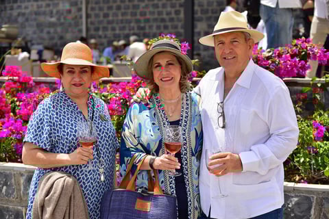 24092018 Laura Berlanga, Martha Aldape de Elizondo y Roberto Abel Elizondo.