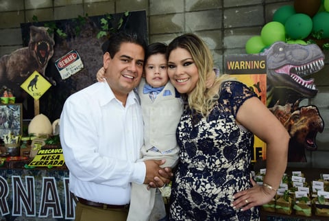 23092018 FELIZ CUMPLEAñOS.  Christian Fernando Andrade Martínez con sus papás, José Fernando Andrade y Cristina Martínez, en su fiesta por su cumpleaños número tres.