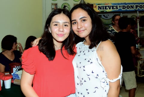 22092018 AMIGAS.  Adriana y Paty.