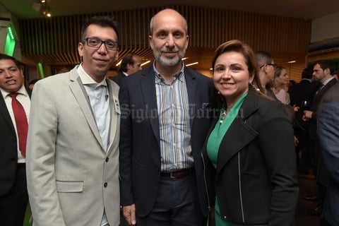 26092018 EN RECIENTE EVENTO.  Pineda Damián, José Carlos Riojas y Cintya Rodríguez.