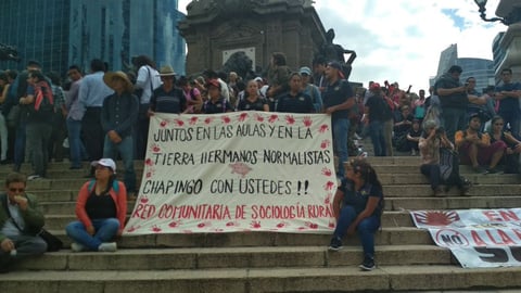 Marchan a cuatro años de la desaparición de los 43 normalistas